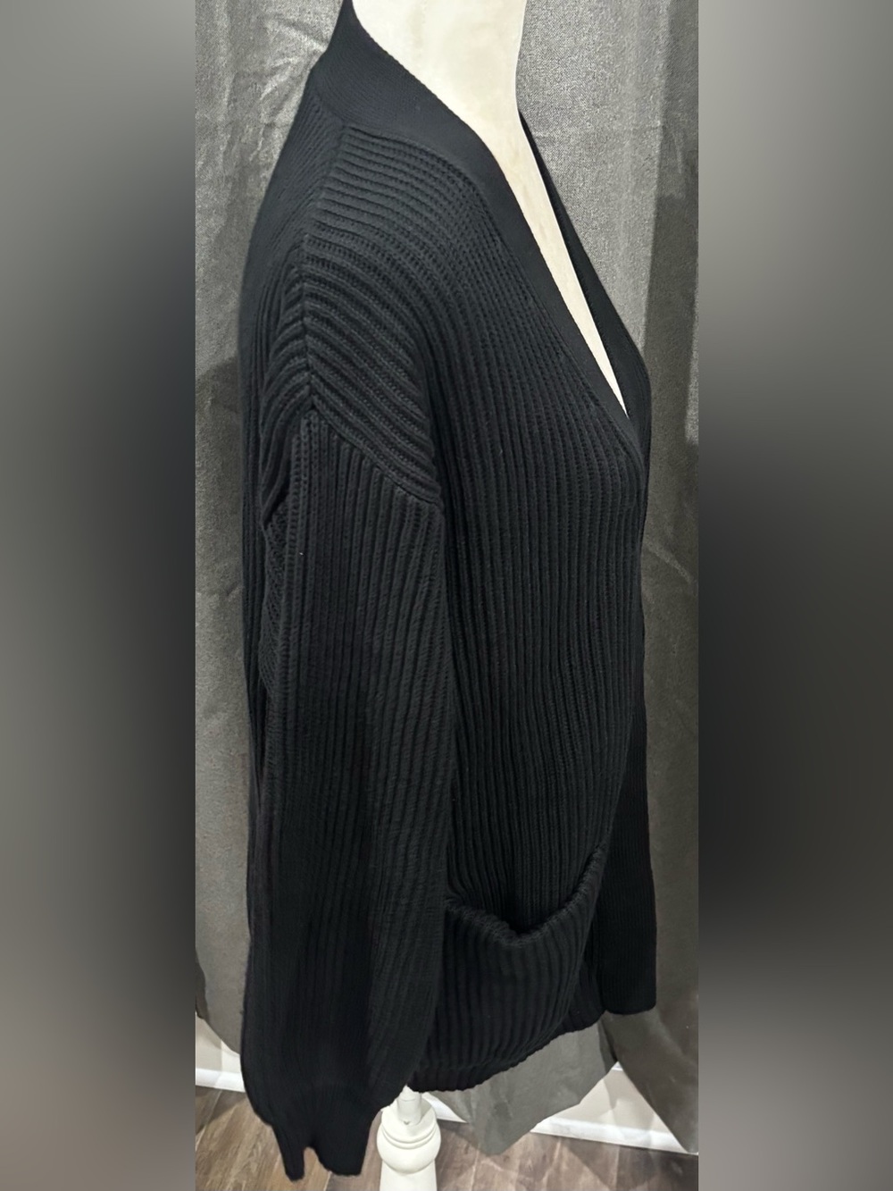 NWT Quince 100% Organic Cotton Oversized Cardigan Black Small Casual Minimalist - Picture 10 of 14
